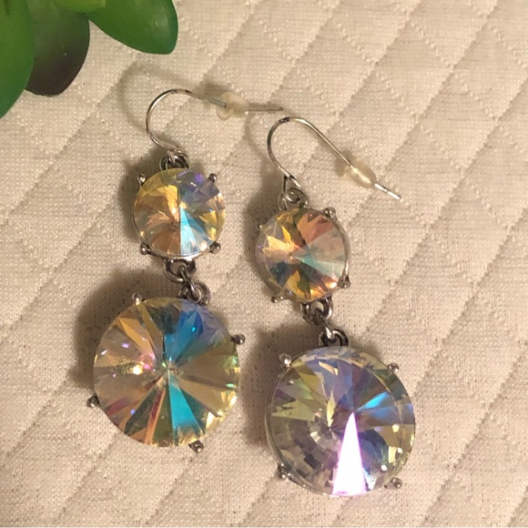 Beautiful drop lightweight earrings with big sparkle ✨ - Picture 8 of 14